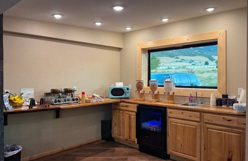 Lava Hot Springs Hotel | Lost Trail Resort