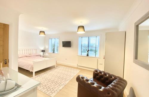 Ashton-under-Lyne House | Lottie's Lott