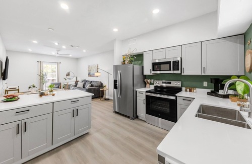 Northgate Apartment | Lotus: 1 Bedroom Apt, 4 minute walk to A&M