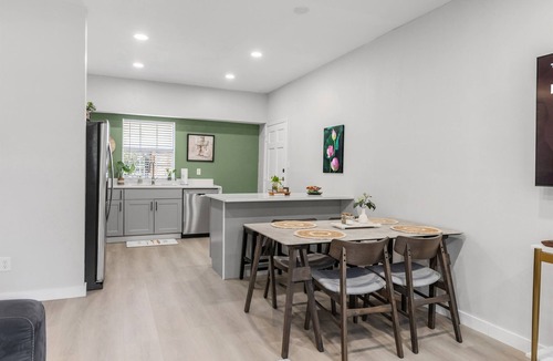 Northgate Apartment | Lotus: 1 Bedroom Apt, 4 minute walk to A&M