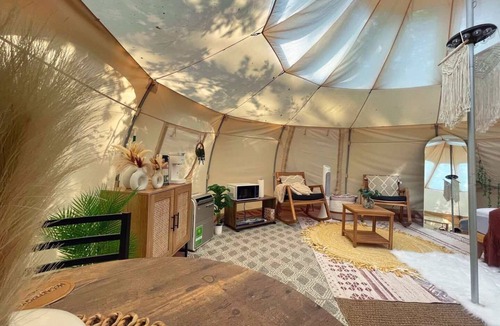 Lyndon Station RV Rental | Lotus Belle