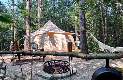 Lyndon Station RV Rental | Lotus Belle