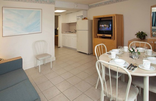 Wildwood Crest Hotel | Lotus Inn - Oceanfront Efficiency Suite
