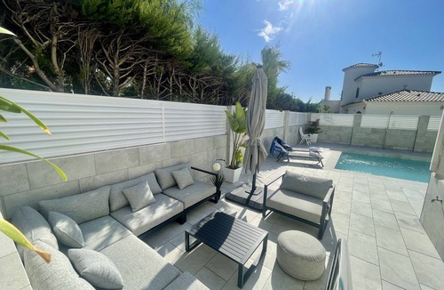 Miami Platja Ski Chalet | LOTUS villa adosada cerca de la playa