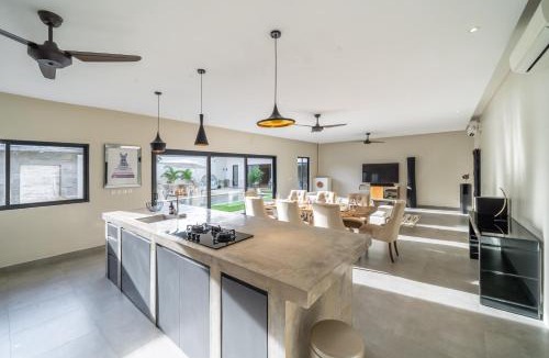 Padangsambian Klod Villa | Lotus Villa - Spacious Pool Retreat with BBQ & Patio