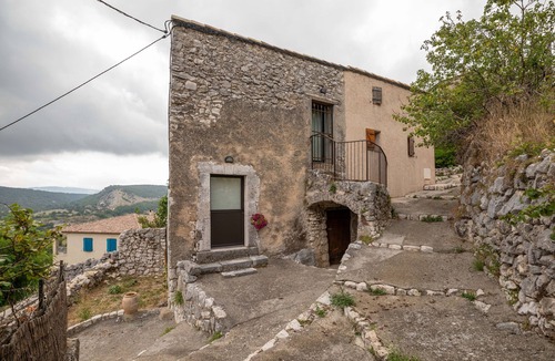 Coursegoules Apartment | Lou Baoumoun - Studio Apartment, Sleeps 2