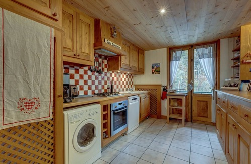 La Giettaz Apartment | Lou Darbelots - Three Bedroom Apartment, Sleeps 6