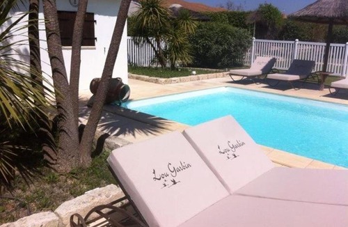Saint-Laurent-d'Aigouze Hotel | Lou Garbin