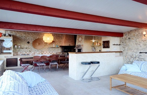 Oraison House | Lou Parpaioun