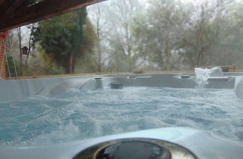 Gaillac Apartment | Lou Pichoun - Private Jacuzzi & Vineyards