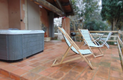 Gaillac Apartment | Lou Pichoun - Private Jacuzzi & Vineyards