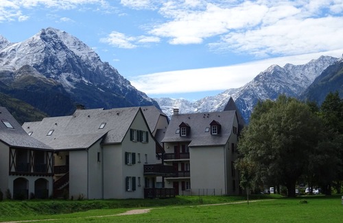 Peyragudes Apartment | LOUDENVIELLE cosy apartment 150m from cable car.