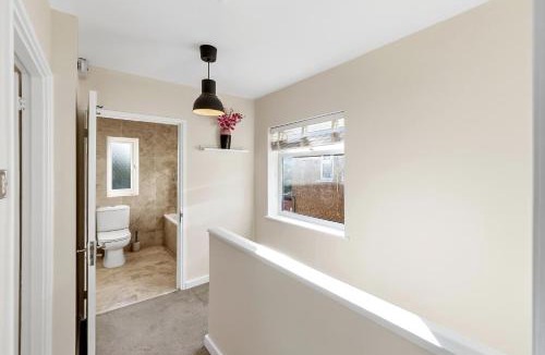 Sunbury on Thames House | Loudwater close