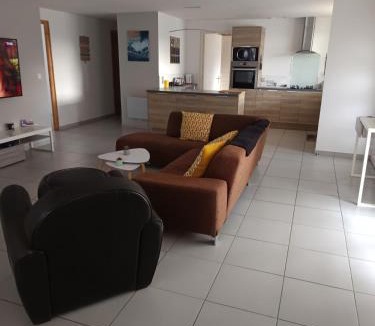 Pia House | loue 2 chambres individuellemet chez l hote