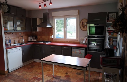 Bais House | Loue Maison Familiale, Gîte de 15 Personnes, 7 Chambres - Evron, Laval, Le Mans