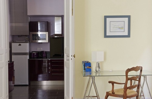 Hotel de Ville - Quinconces Apartment | Louis Combes - Localisation Exceptionnelle/1 cha