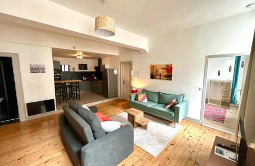 Auch Apartment | Louisa - Spacieux en Plein centre - Places gratuites - 1er étage