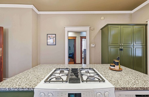 Highlands Douglass Apartment | Louisville home with workspace and backyard access