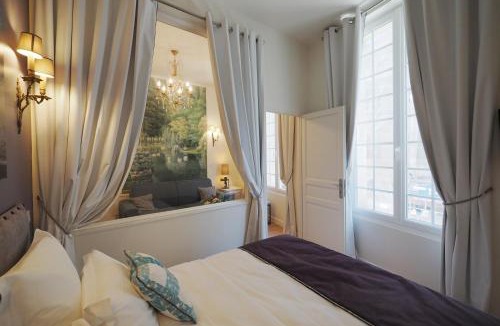 Vivienne Apartment | Louvre Opera Design ChicSuites