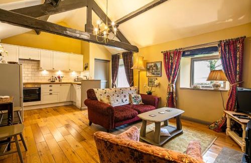 Bakewell House | Love Bird