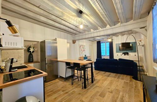 Nemours Apartment | Love Escape