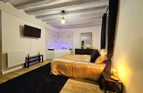 Nemours Apartment | Love Escape