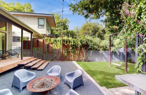 Bouldin House | Love Escape