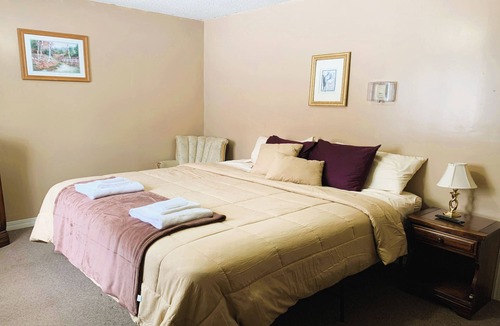 Fort Kent Hotel | Love Hotels St John River by OYO at Fort Kent ME