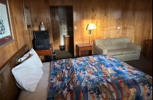 Alma Hotel | Love Hotels Western Holiday by OYO at Harlan Lake NE