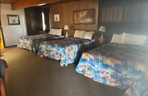 Alma Hotel | Love Hotels Western Holiday by OYO at Harlan Lake NE