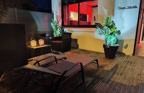Mons Villa | Love House, Une Bouteille de Champagne Offerte