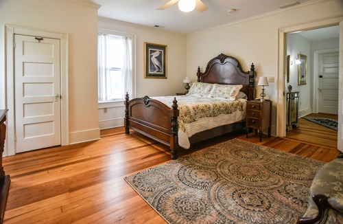Waynesville Bed & Breakfast | Love Lane Bed & Breakfast