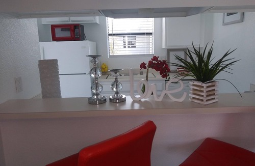 Hawthorne Apartment | " LoVe " near Sofi/Rams Stadium 10 minutes LAX, Shopping, Restaurants Beaches