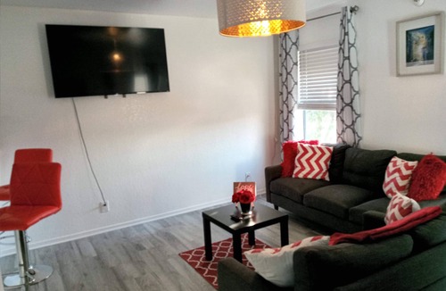 Hawthorne Apartment | " LoVe " near Sofi/Rams Stadium 10 minutes LAX, Shopping, Restaurants Beaches