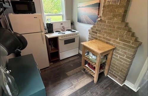 Sharbot Lake Cottage | Love nest cottage, steps to the dock, gorgeous waterfront cottage!