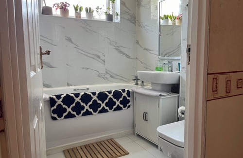 Cray Valley East Bed & Breakfast | Love & Peace