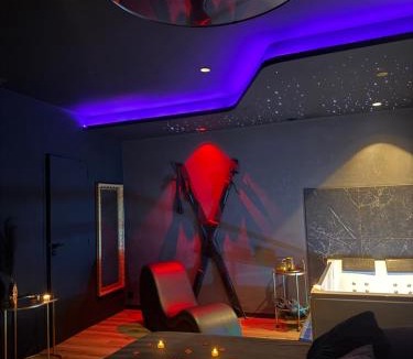 Bourg-Saint-Christophe Apartment | Love Room avec spa