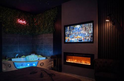 Bourg-Saint-Christophe Apartment | Love Room avec spa