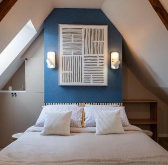 Malestroit Apartment | Love room Bali - jacuzzi & cinéma privé - Bretagne