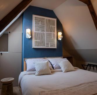 Malestroit Apartment | Love room Bali - jacuzzi & cinéma privé - Bretagne