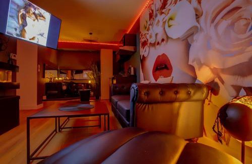 Aucamville Apartment | Love Room - Balnéo - Insolite- Détente