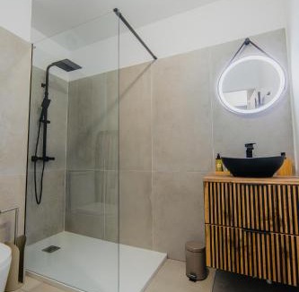 Lalande-Grand Selve Apartment | Love Room - Balnéo - Nuit Insolite - Intimité