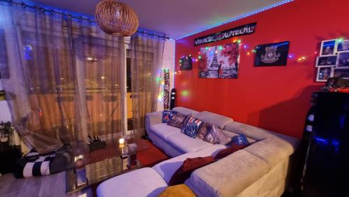 Aulnay-sous-Bois House | Love Room Chambre Privée Chez Habitant proche gare rer 5 minute à pied