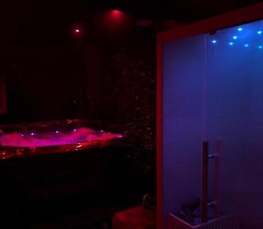 Petite-Synthe House | Love Room et Spa privatif