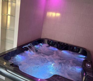 Amiens Hotel | Love room