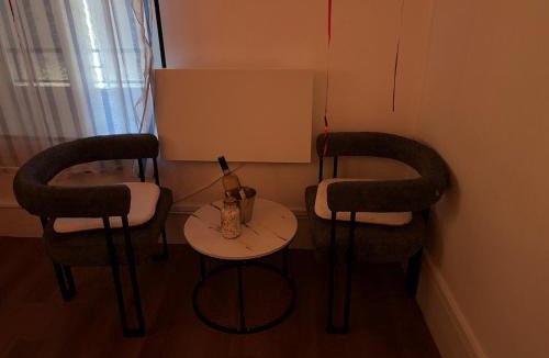 Malesherbes Apartment | LOVE ROOm