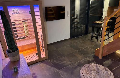 Robins Bay House | Love room