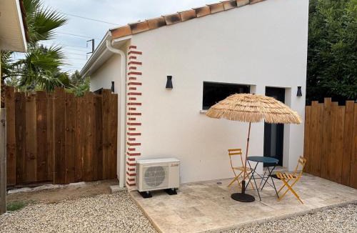 Robins Bay House | Love room