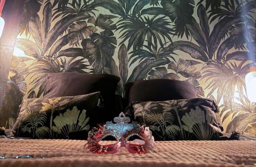 Saint-Quentin Apartment | Love Room intime - Sauna infrarouge - Hmm OH Oui