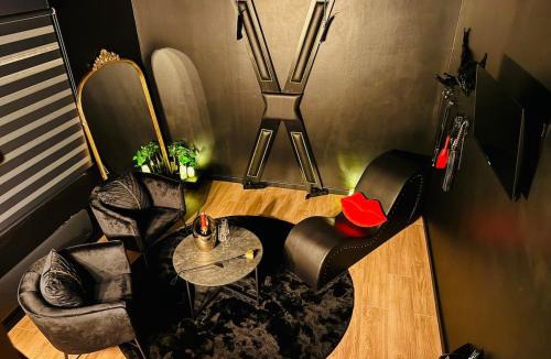 Peronne-en-Melantois Apartment | Love room l insolente